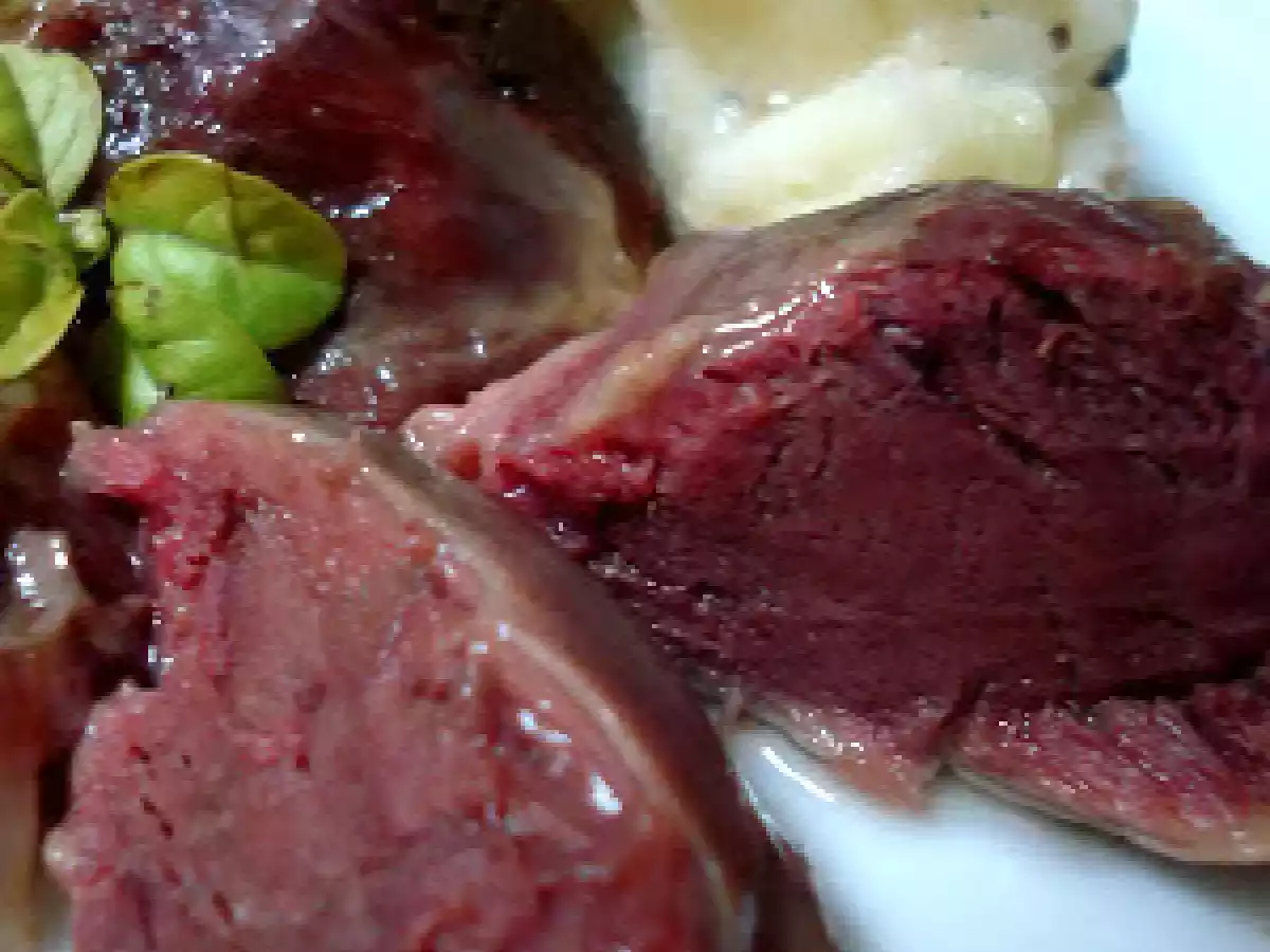 MOLLEJAS DE PATO CON FRITOS DE COLIFLOR Y PURÉ DE PATATA Y TRUFA - foto 2