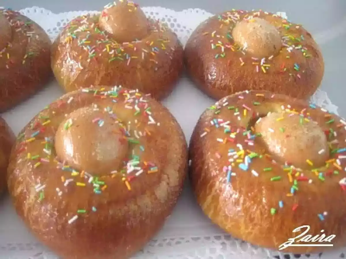 Monas de Pascua de masa con huevo duro - foto 2