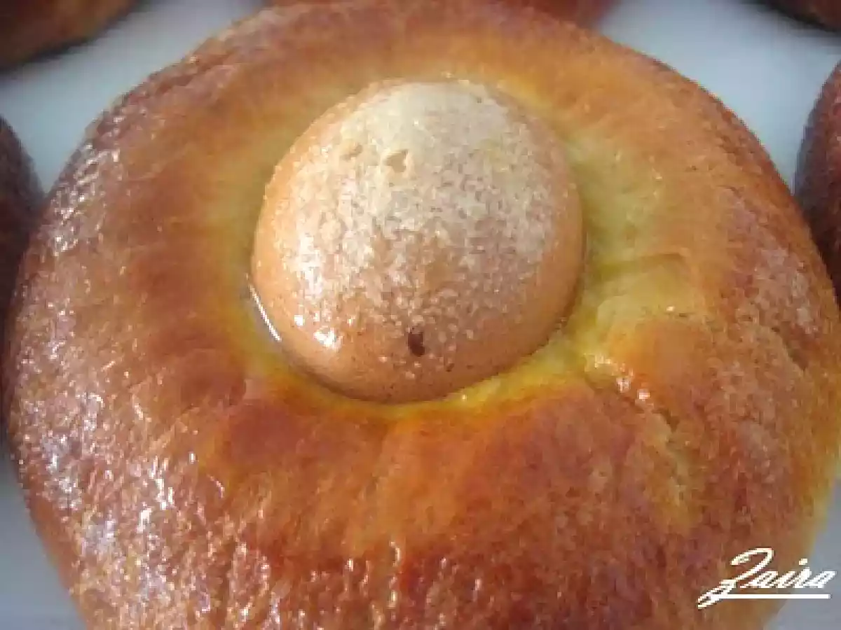 Monas de Pascua de masa con huevo duro - foto 3