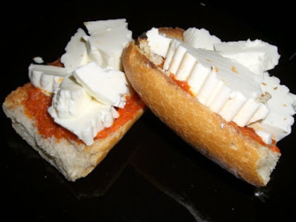 montadito-de-sobrasada-y-queso-fresco-receta-petitchef