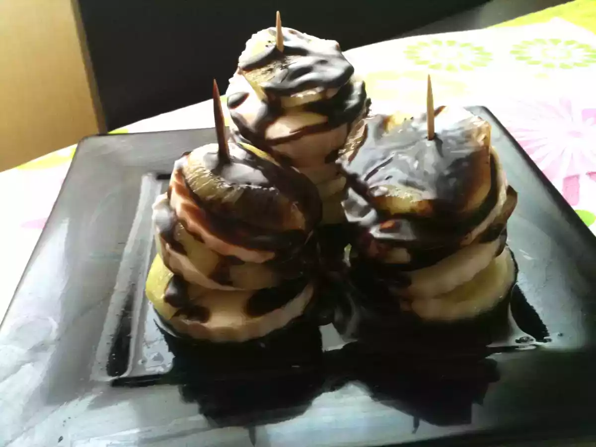 Montaditos de kiwi con chocolate