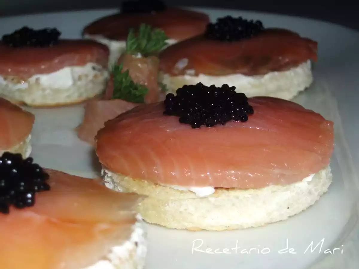 Montaditos de salmón ahumado - foto 3