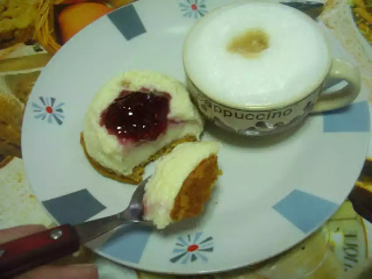 MONTADITOS DULCES DE QUESO CREMA CON BASE DE GALLETA DE JENGIBRE