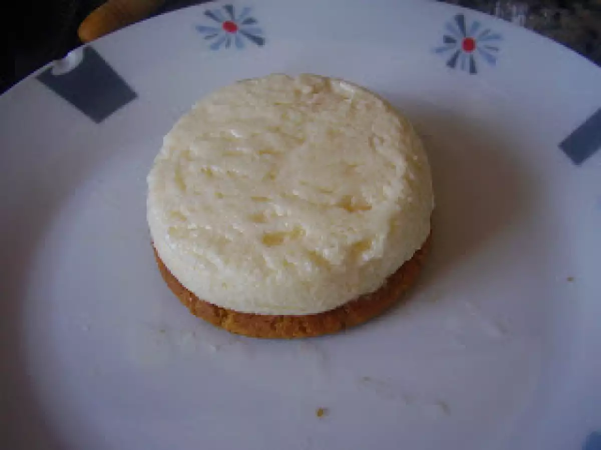 MONTADITOS DULCES DE QUESO CREMA CON BASE DE GALLETA DE JENGIBRE - foto 4