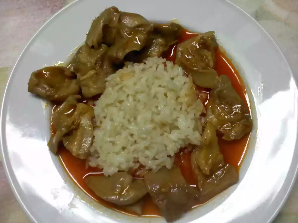 Morritos de cerdo con arroz blanco