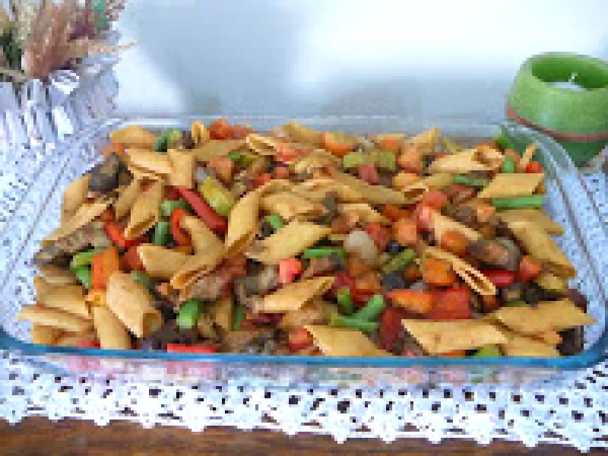 Mostacholes con salteados de verduras en salsa de soja