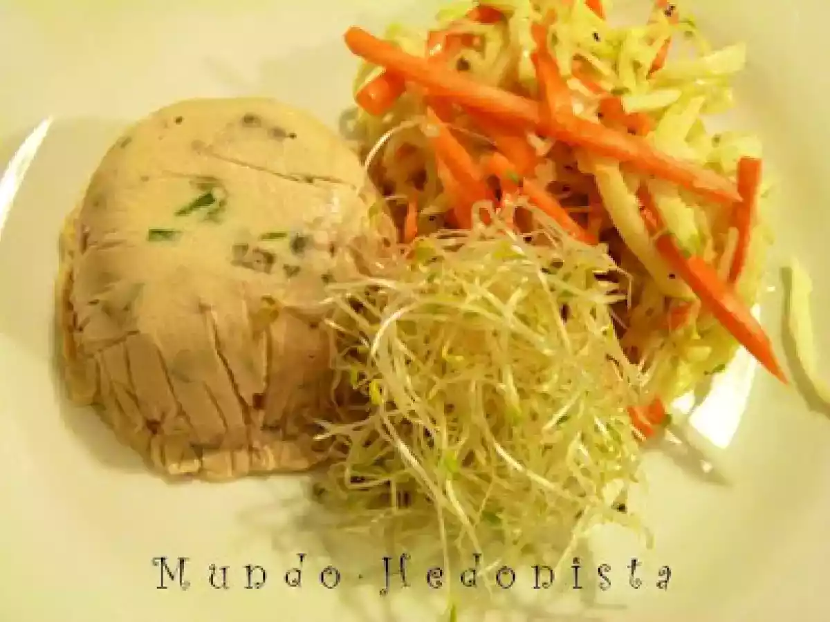 MOUSSE DE ATÚN CON ENSALADA COLESLAW
