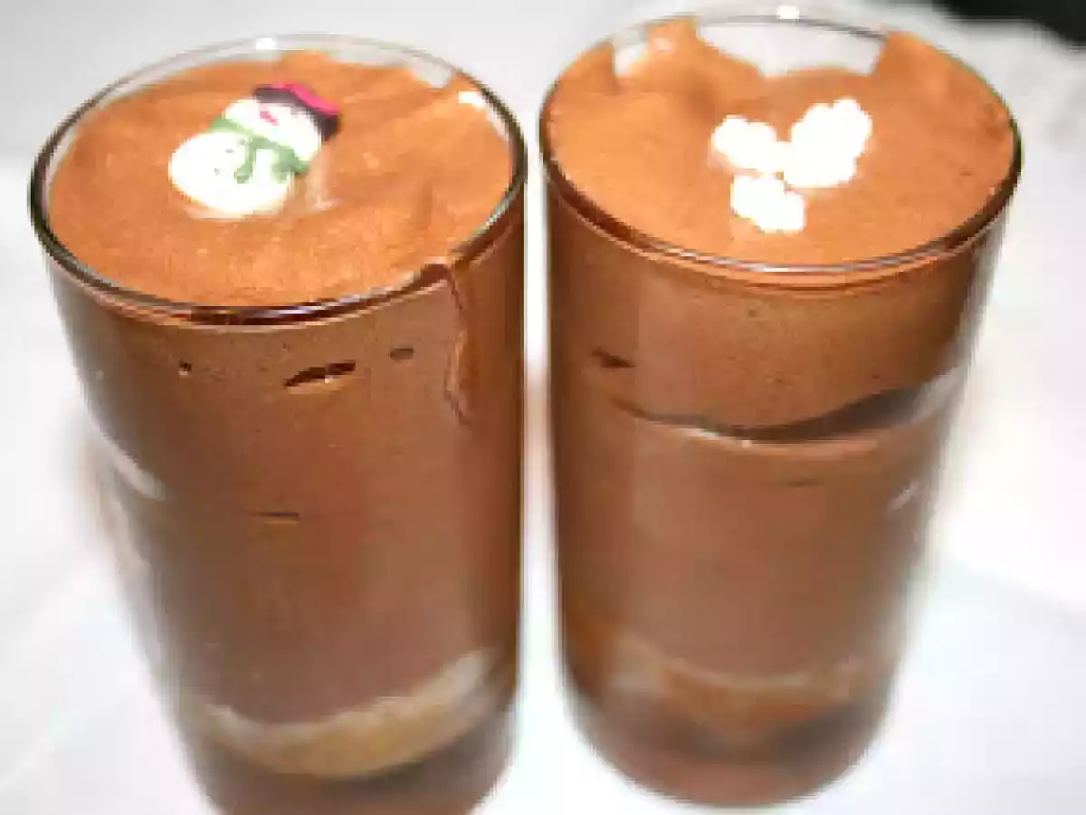 Mousse de chocolate con bizcocho sabor naranja