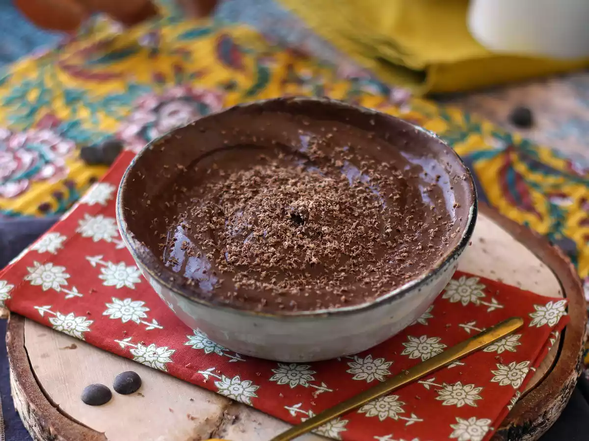 Mousse de chocolate proteica con whey, una receta ligera con solo 3 ingredientes - foto 2