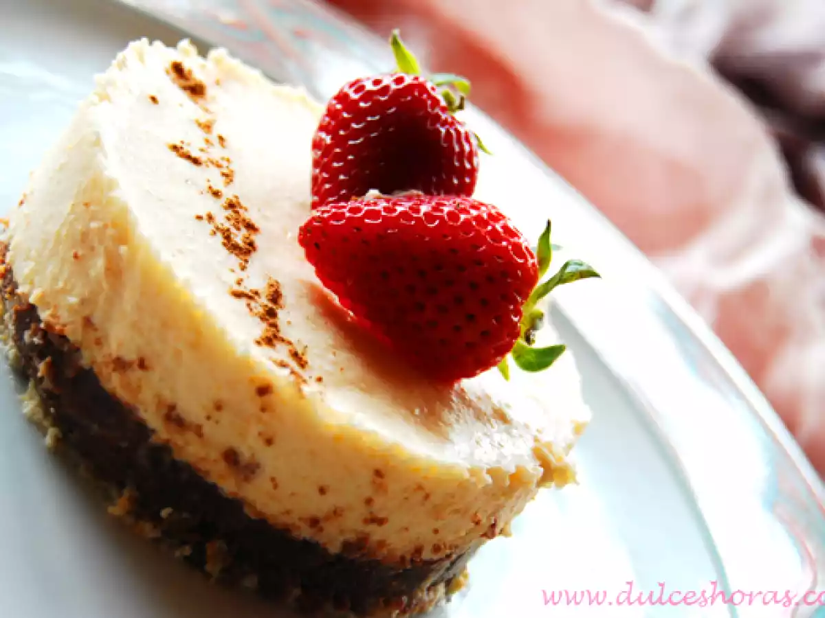 Mousse de crema catalana en cama de brownie