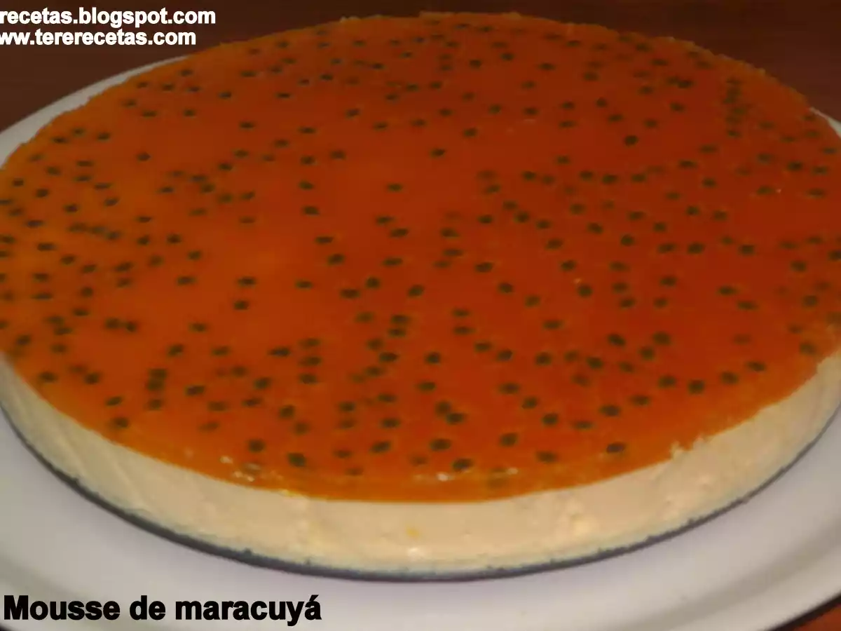 Mousse de Maracuyá (parchita, passion fruit).