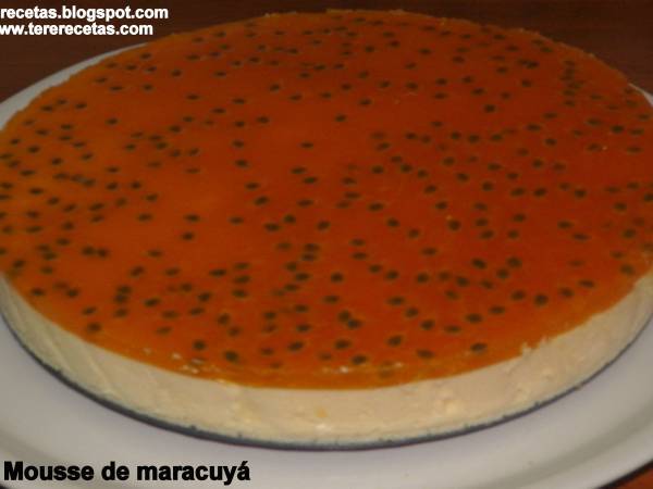 Mousse de Maracuyá (parchita, passion fruit).