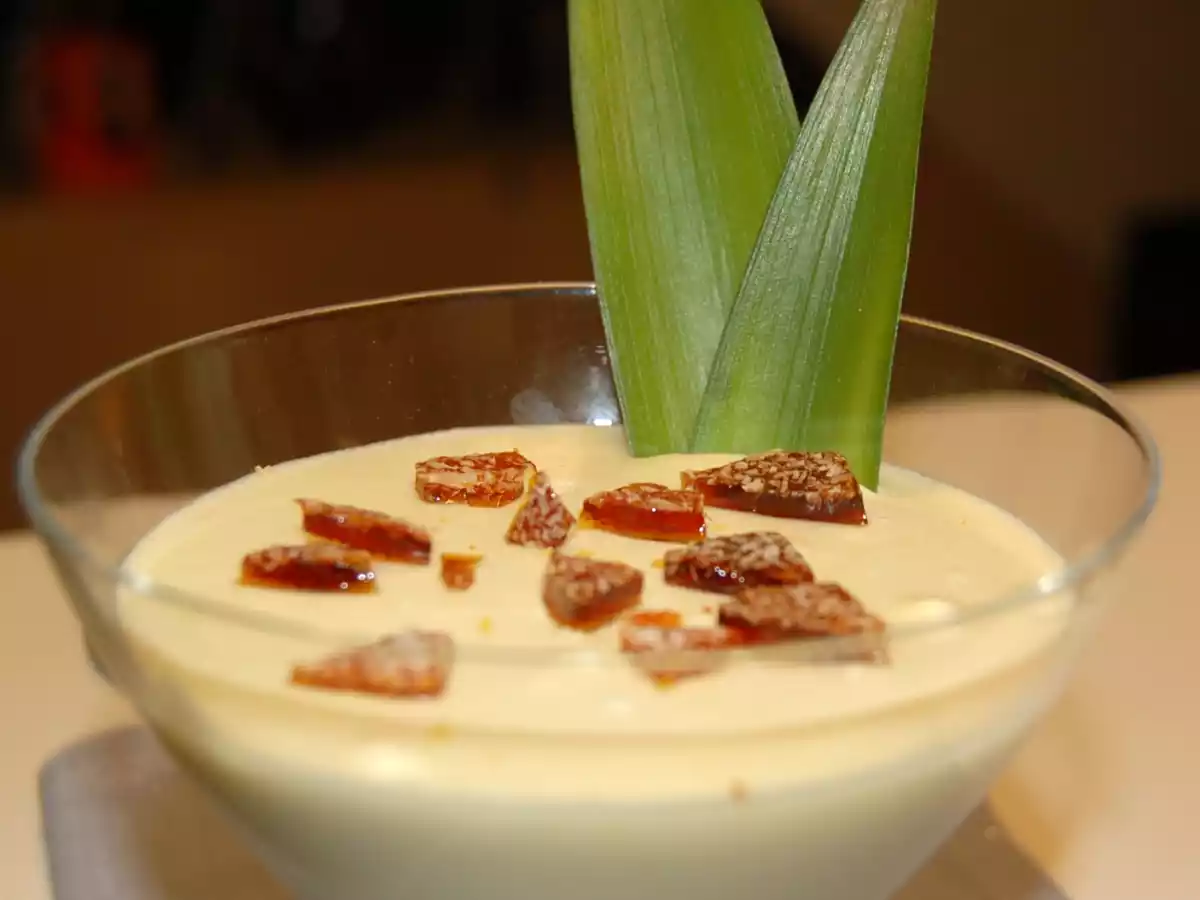 MOUSSE DE PIÑA COLADA
