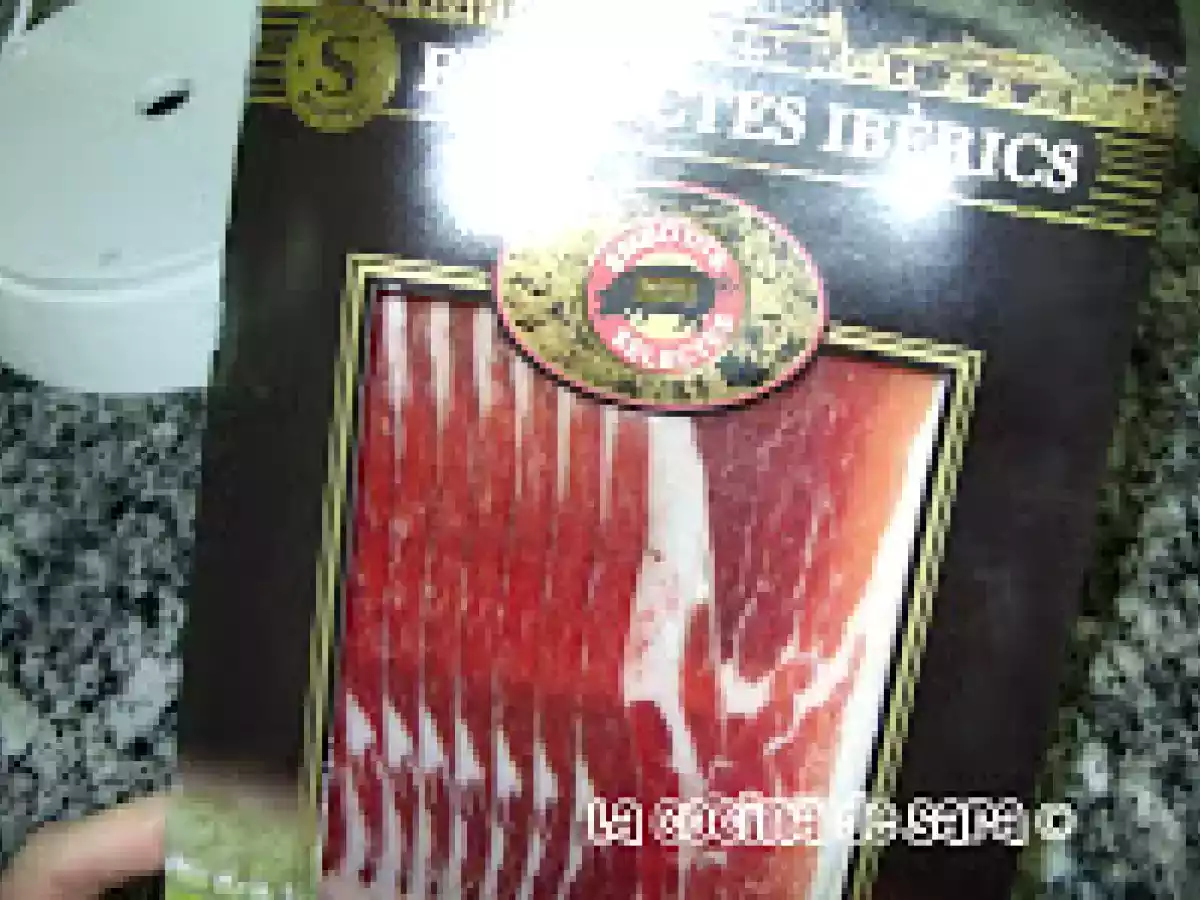 Mousse de Queso con Jamón Ibérico y Crumble de Tomate - foto 4