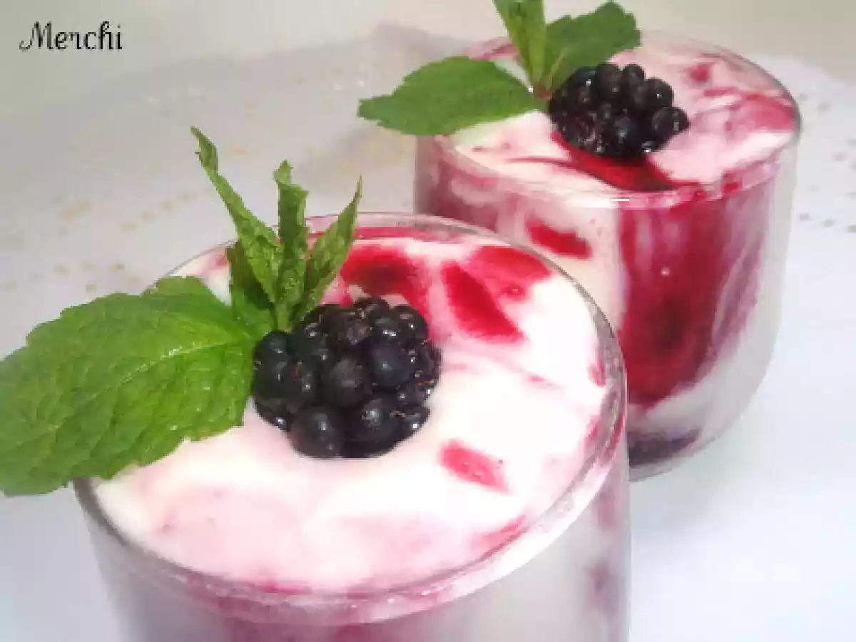 Mousse de vainilla con coulis de moras - foto 3