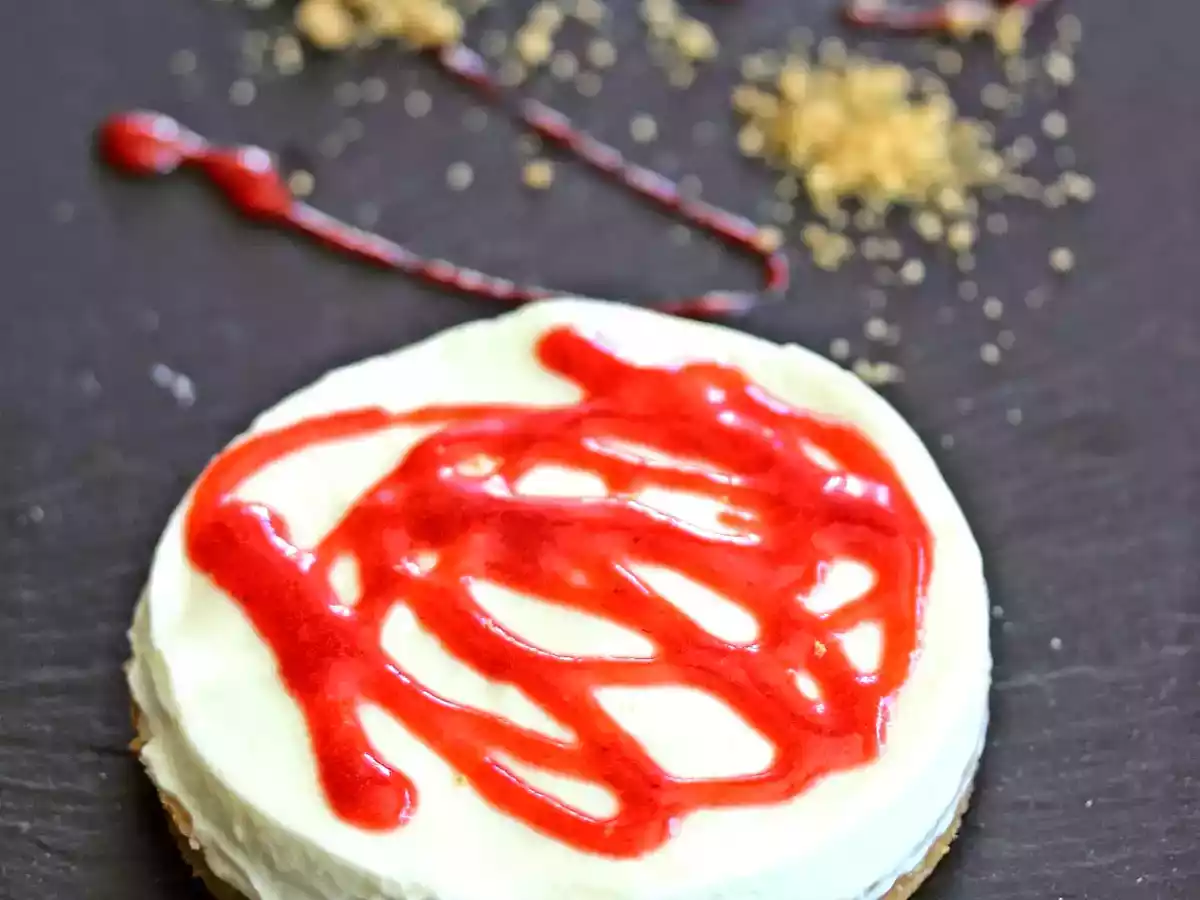 Mousse de yogur con coulis de fresa - foto 2