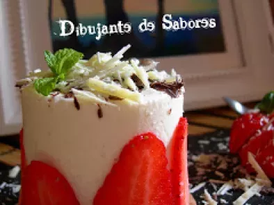 Mousse de yogurt griego Danone con hierbas dulces de Mallorca. - foto 4