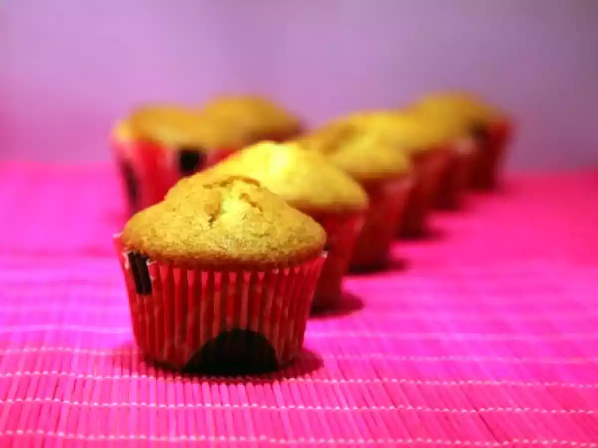 Muffins a la naranja con trozitos de chocolate