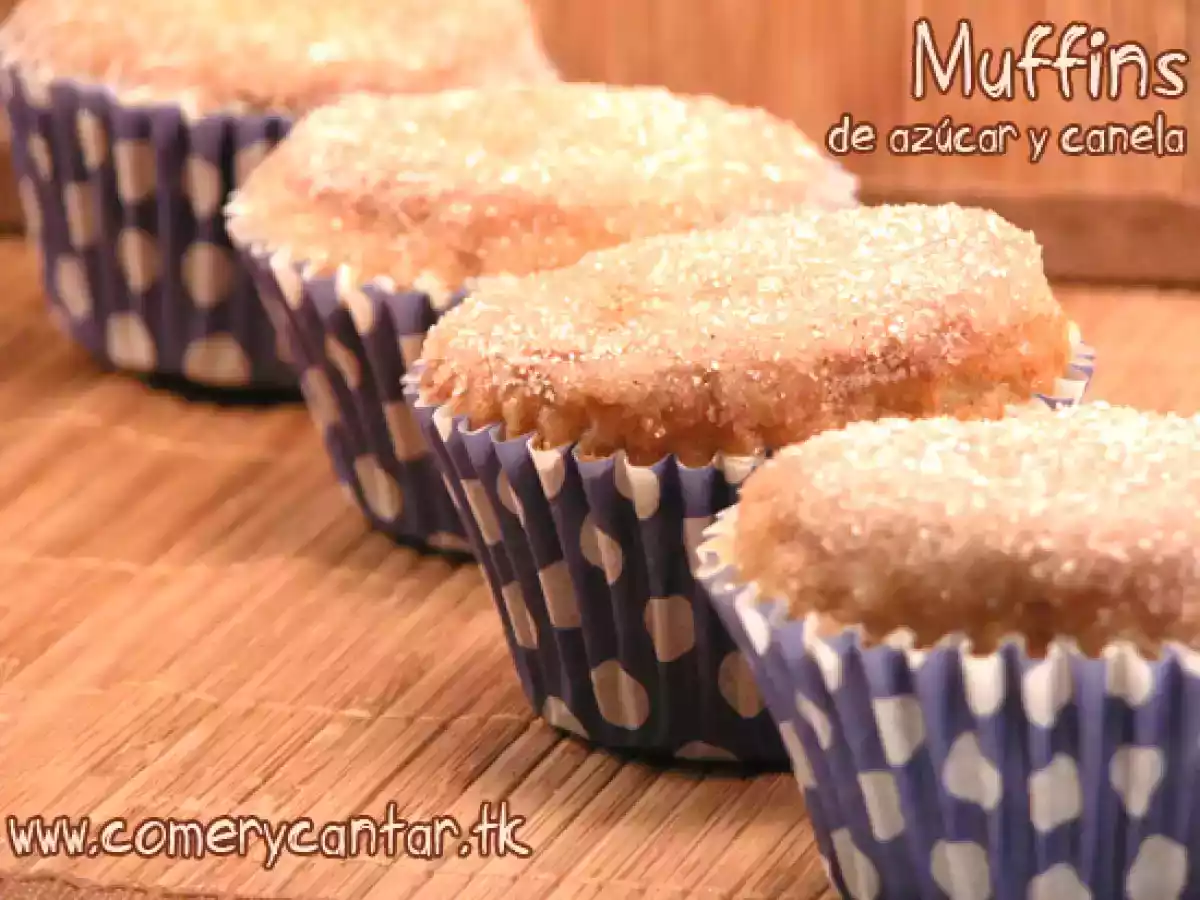 Muffins con cobertura de azúcar y canela