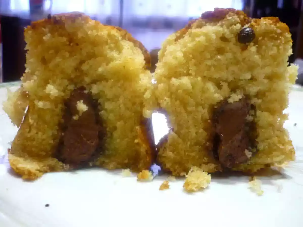 MUFFINS DE CHOCOLATE BLANCO RELLENOS DE CHOCOLATE FONDAN - foto 2