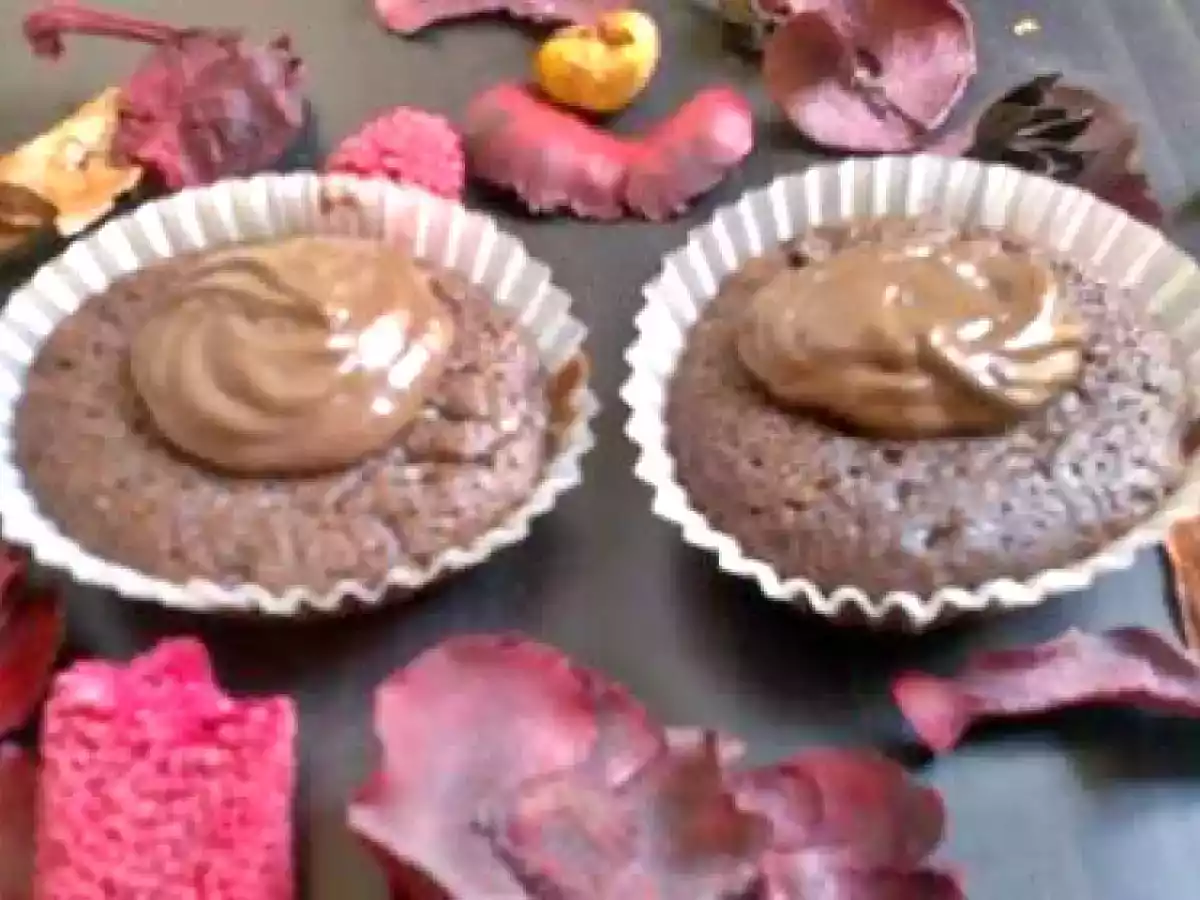 MUFFINS DE CHOCOLATE CON CREMA PASTELERA