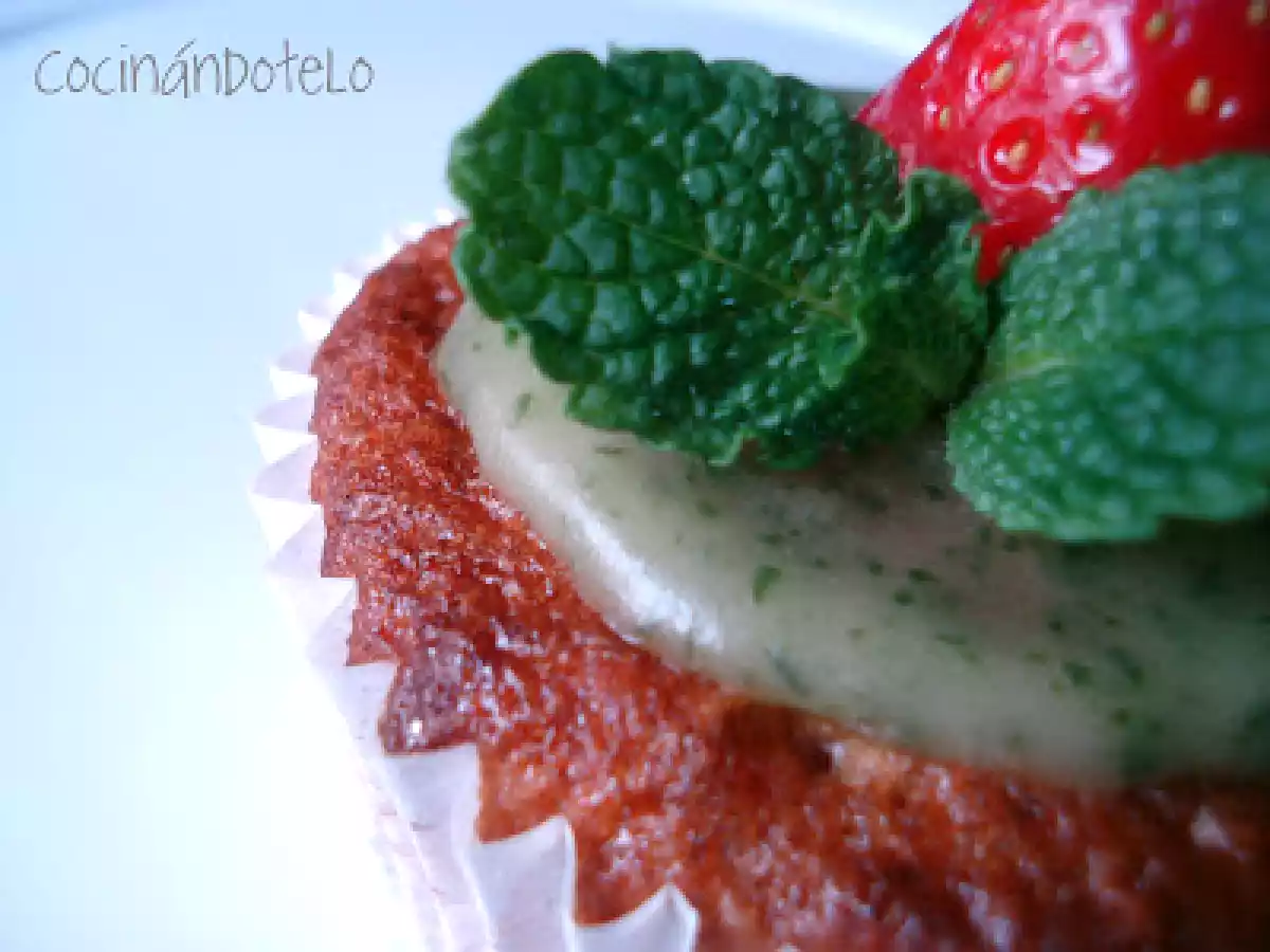 MUFFINS DE FRESA Y CANELA CON GLASEADO DE HIERBABUENA - foto 4