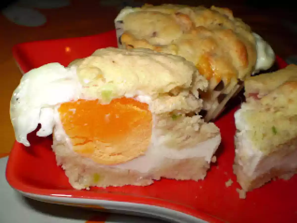 MUFFINS DE HUEVO CON BACON