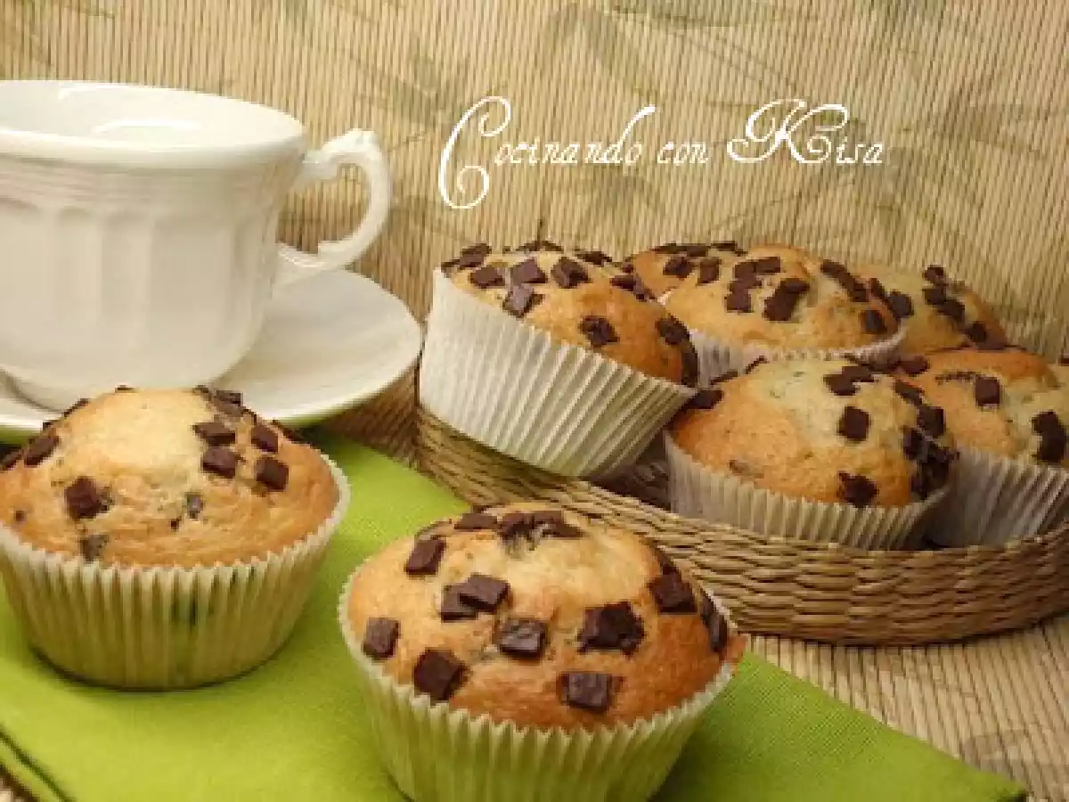 Muffins de pepitas de chocolate del lidl( batidora y horno tradicional)