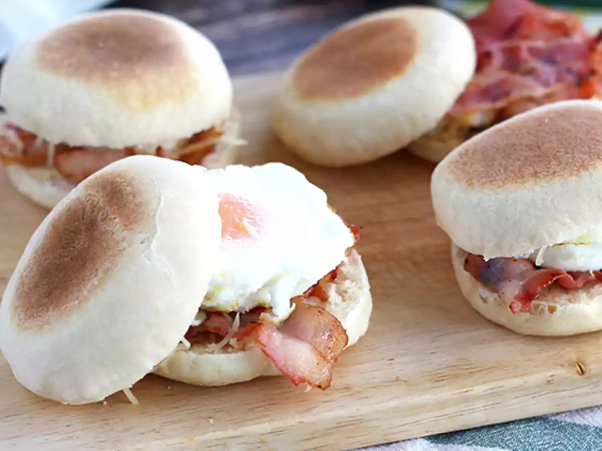 Muffins inglesas con huevo y bacon - foto 3
