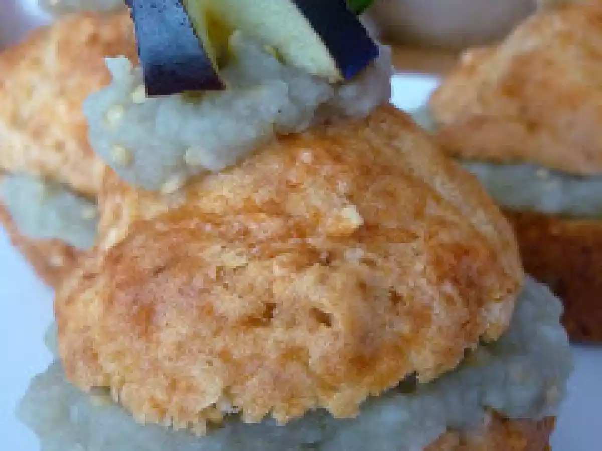 ¡Muffins salados de berenjenas para concurso y rollitos de salmón ahumado para cenar!