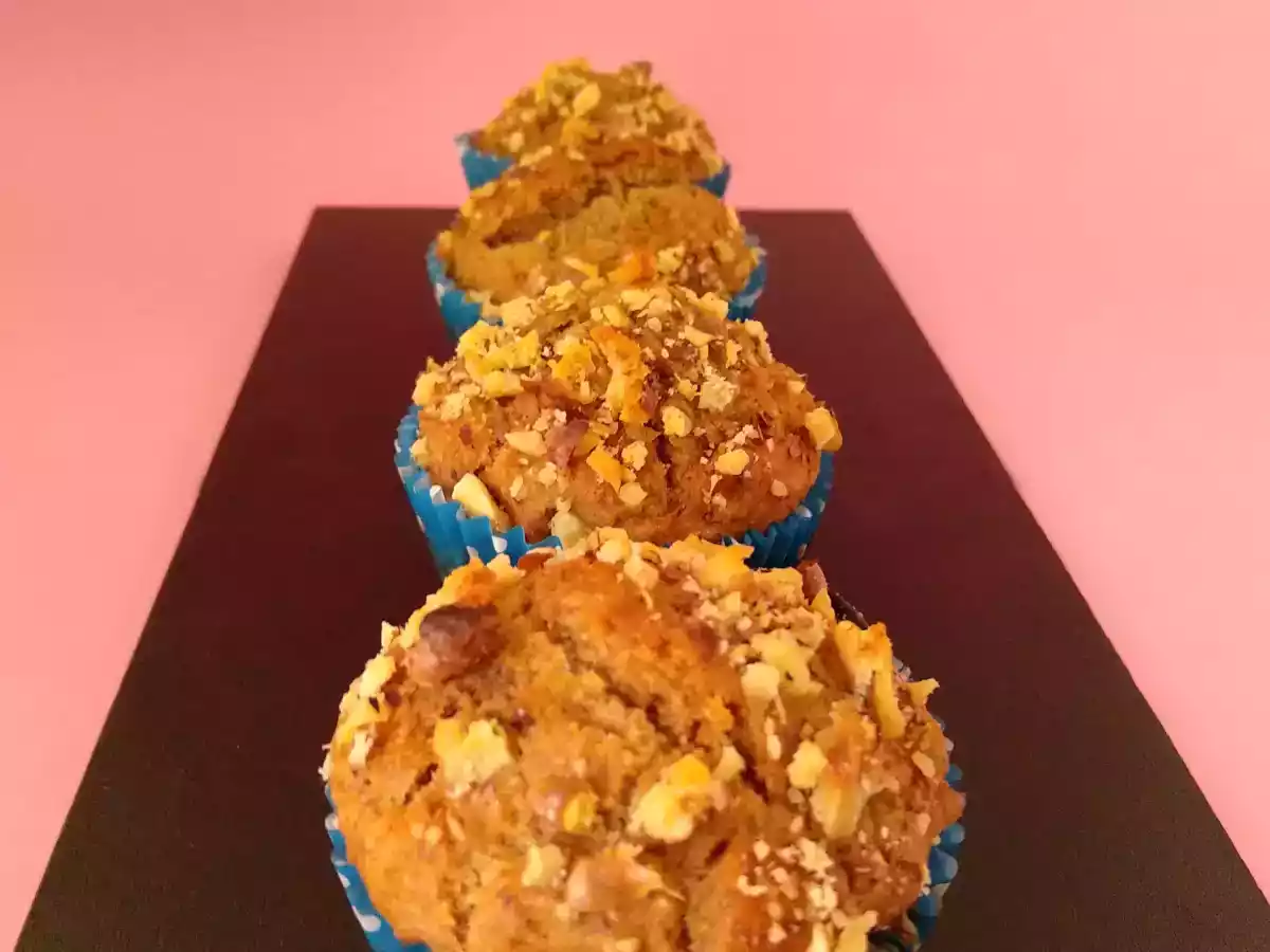 Muffins veganos de plátano, nueces y dátiles