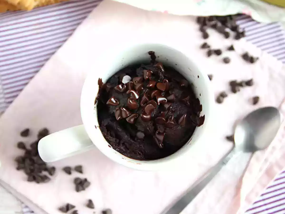 Mug cake chocolate y mantequilla de cacahuete al microondas en 1 min - foto 6