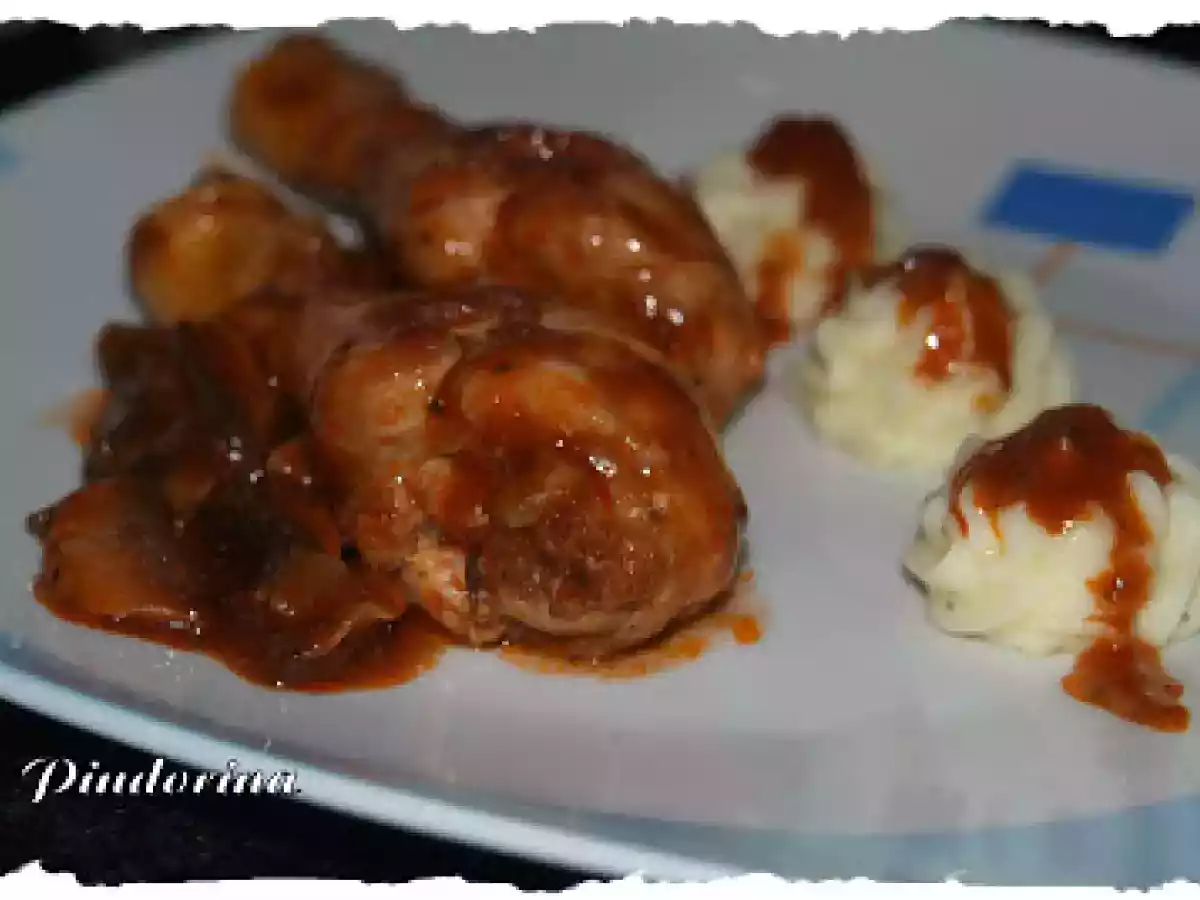 MUSLITOS DE POLLO CON CHAMPIÑONES Y PURE DE PATATA