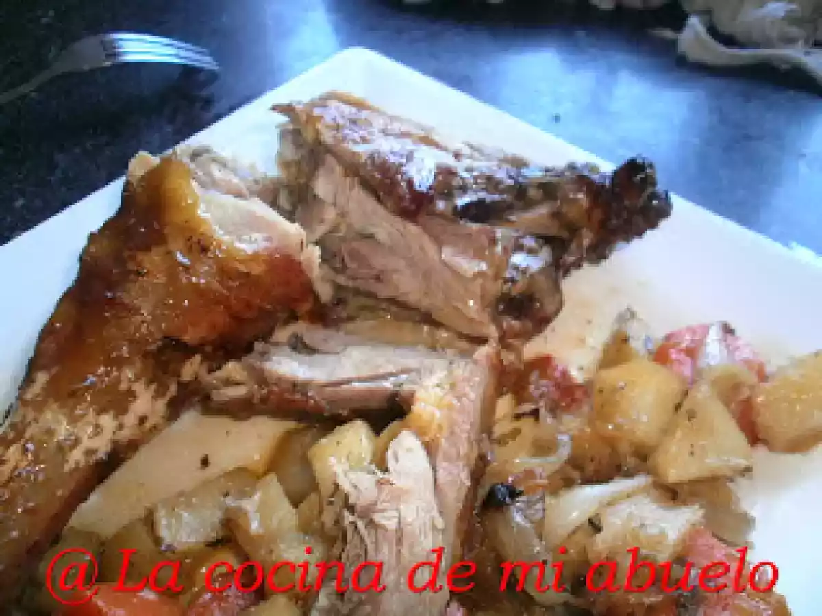 Muslo de gallo asado con patatas del Yayo - foto 4