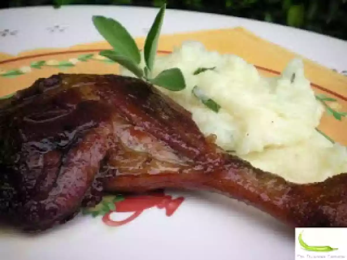 Muslos de pato confitados a la salvia y miel