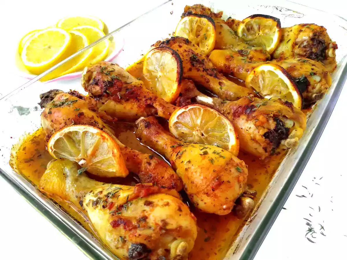 Muslos de pollo asados con limón, orégano y ajo {receta griega}
