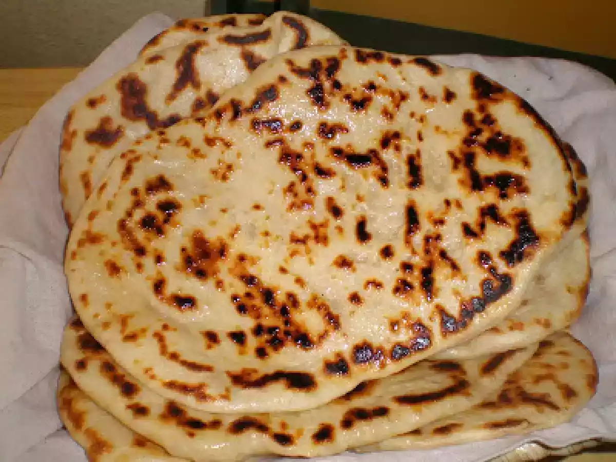 Naan, pan indio en panificadora y sartén - foto 2