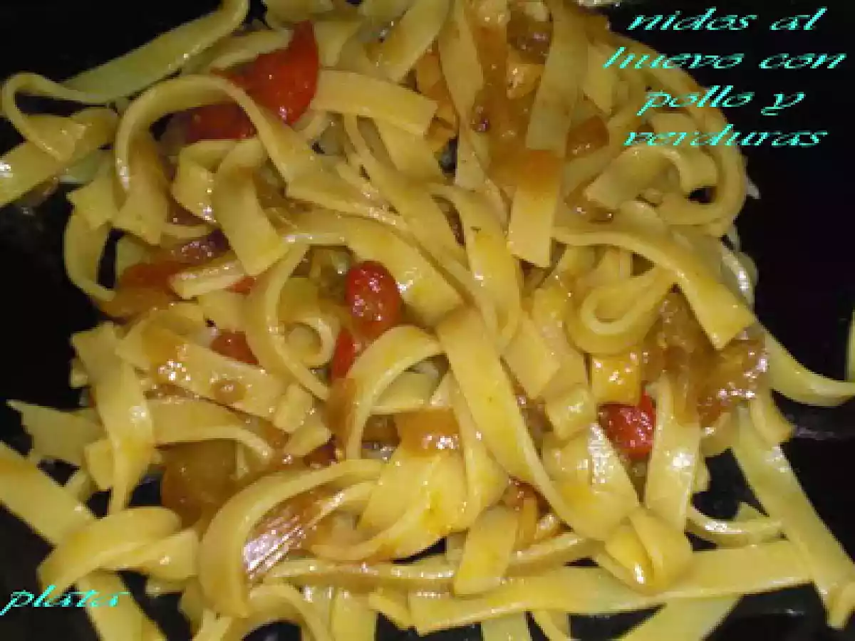 NIDOS AL HUEVO CON POLLO Y VERDURA