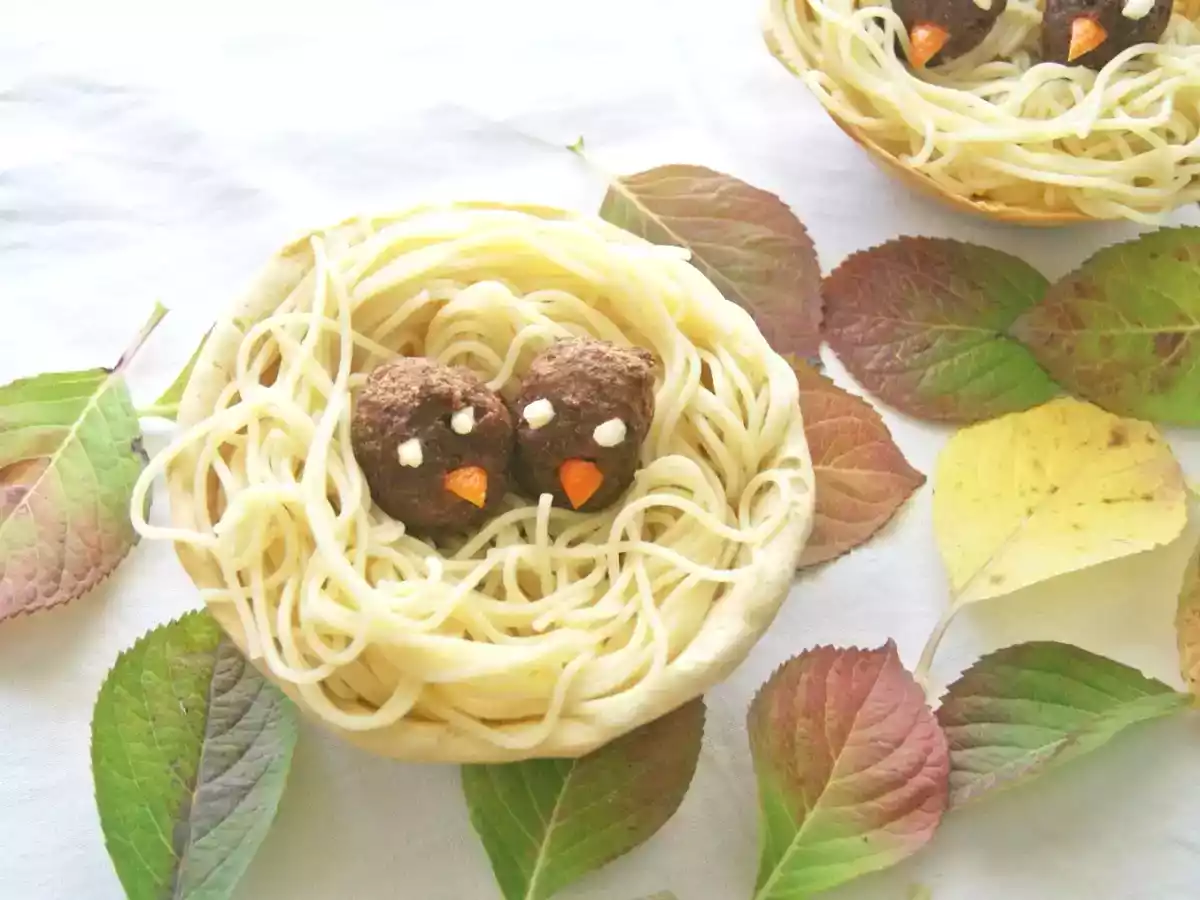 Nidos de pan y espagueti