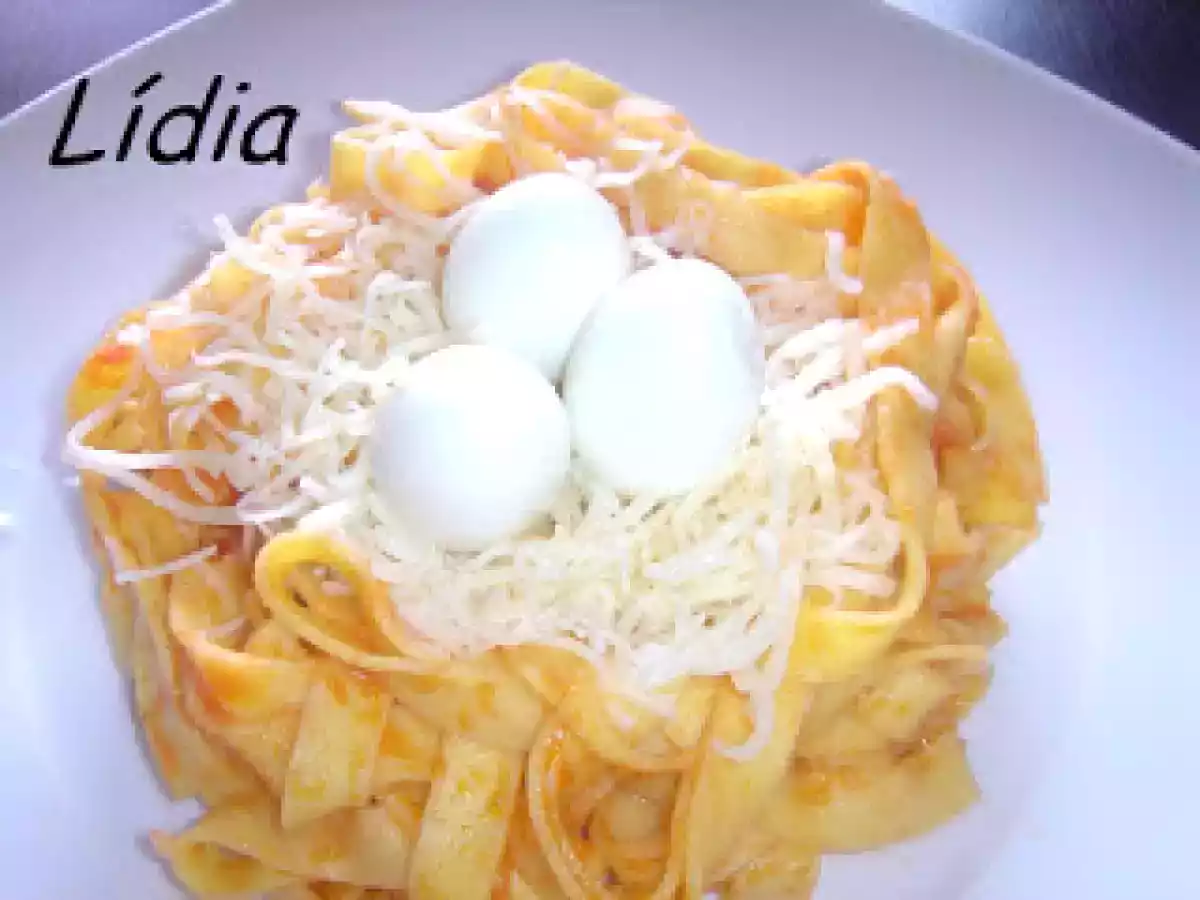 NIDOS DE PASTA CON HUEVOS DE CODORNIZ