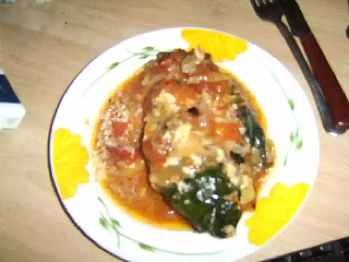 Niños envueltos en acelga