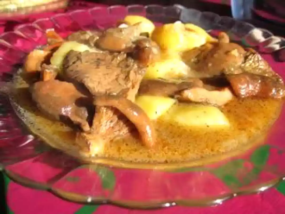 Níscalos con patatas a la cazuela.