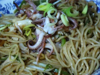 Noodles chinos con pescado