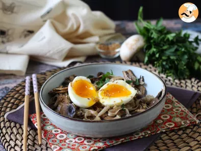 Noodles de arroz con champiñones y huevo mollet, foto 3