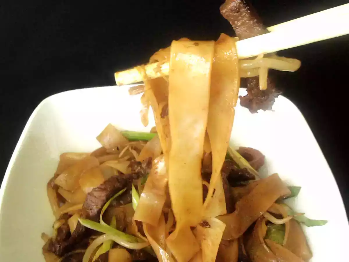 Noodles de arroz con ternera {ow ho fun}