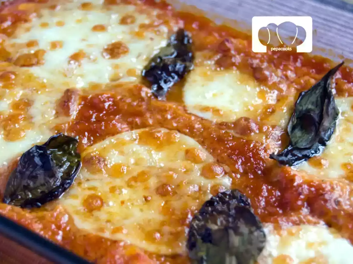 Ñoquis al horno con tomate y mozzarella