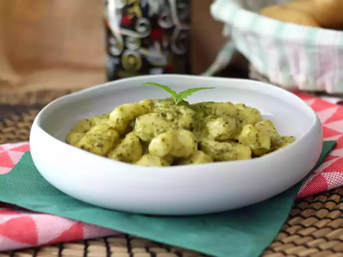 Ñoquis de patata caseros con salsa pesto - foto 4
