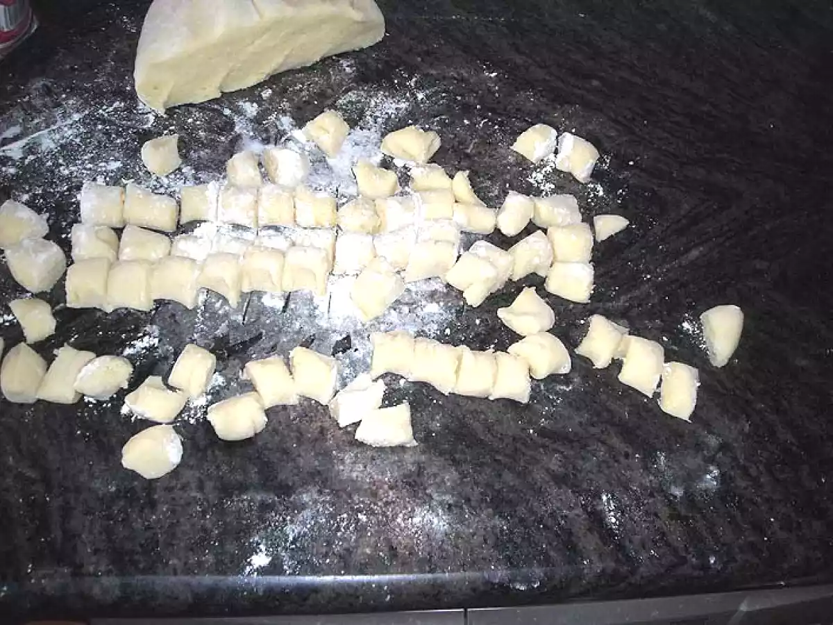 ÑOQUIS DE PATATA CON BOLOGNESA - foto 2