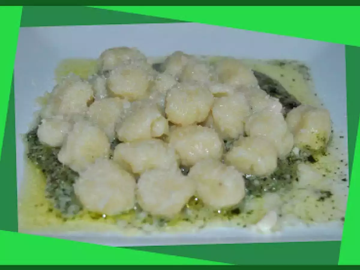 Ñoquis De Patata Con Salsa Pesto