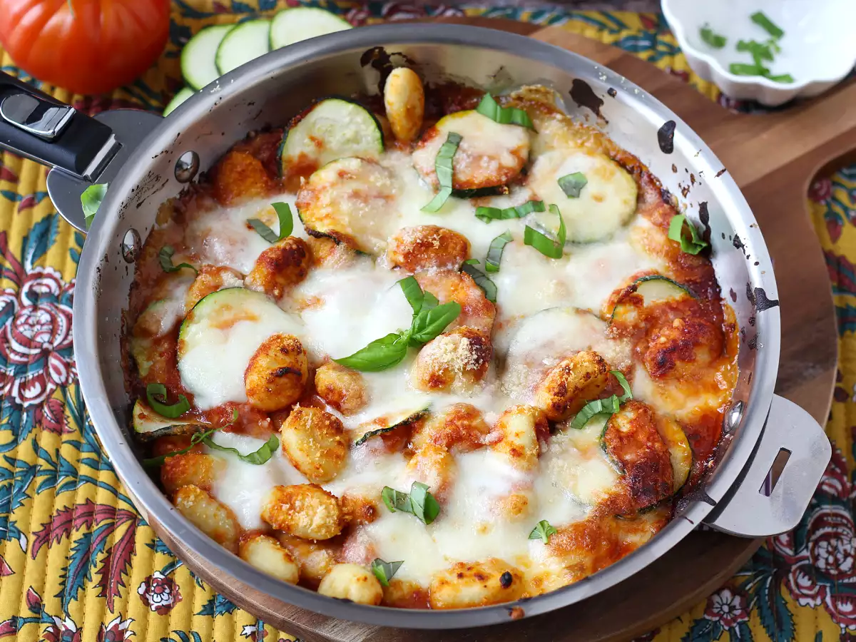 Ñoquis gratinados con calabacín, tomate y mozzarella: listos en 25 minutos - foto 8